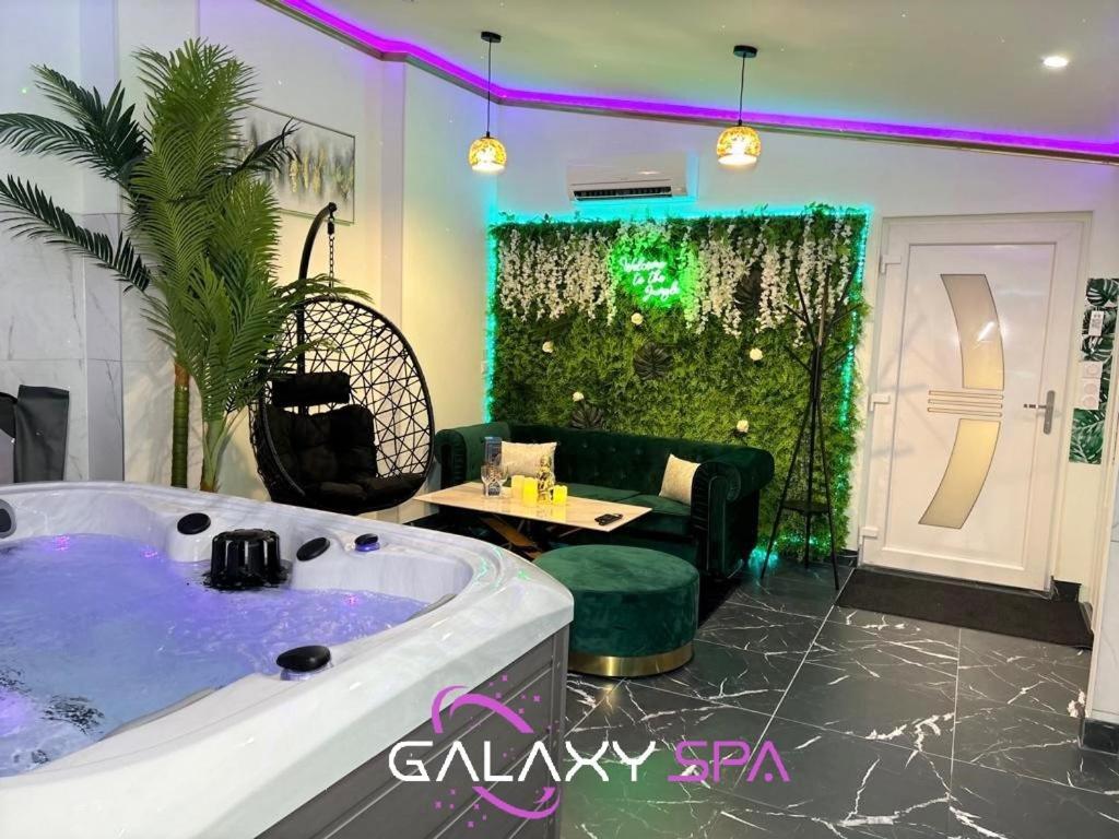 Galaxy Spa - Suite Jupiter Jacuzzi Privatif Champigneulles Esterno foto