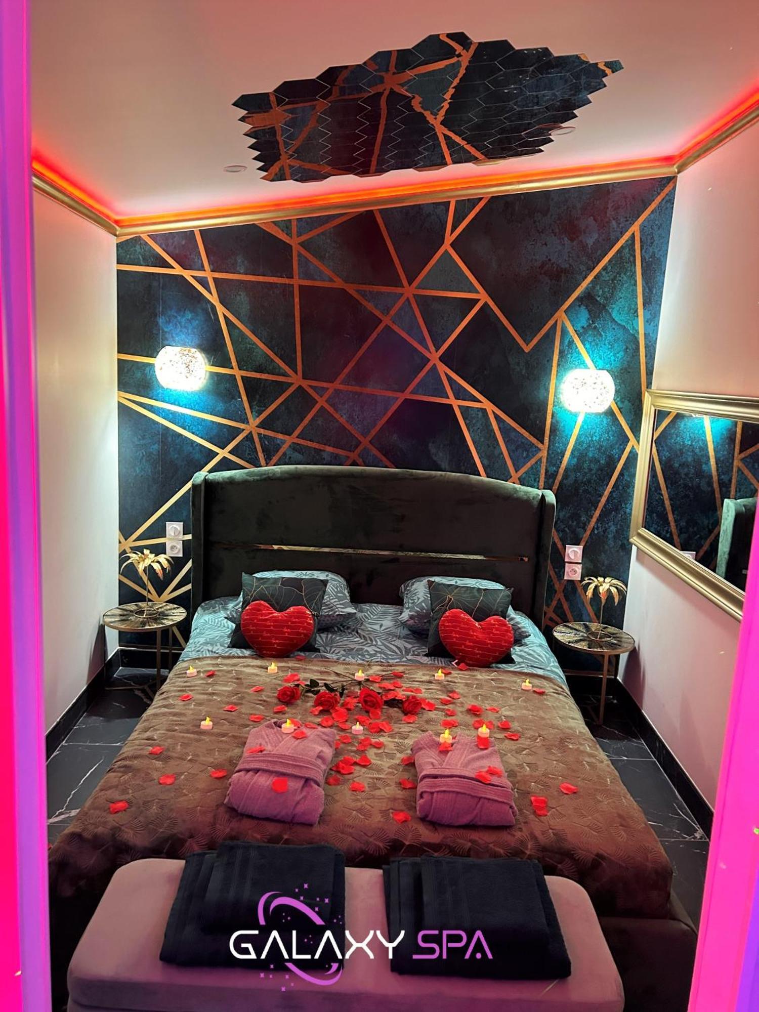 Galaxy Spa - Suite Jupiter Jacuzzi Privatif Champigneulles Esterno foto